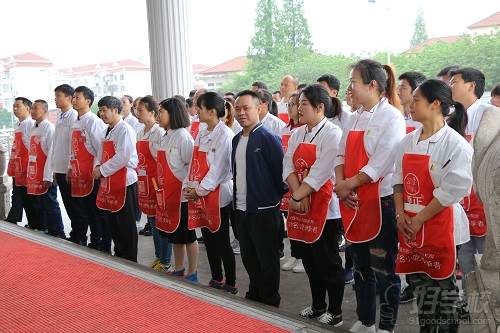 济南顶正餐饮培训学校收费多钱_济南顶正餐饮培训学校_济南顶正餐饮培训怎么样